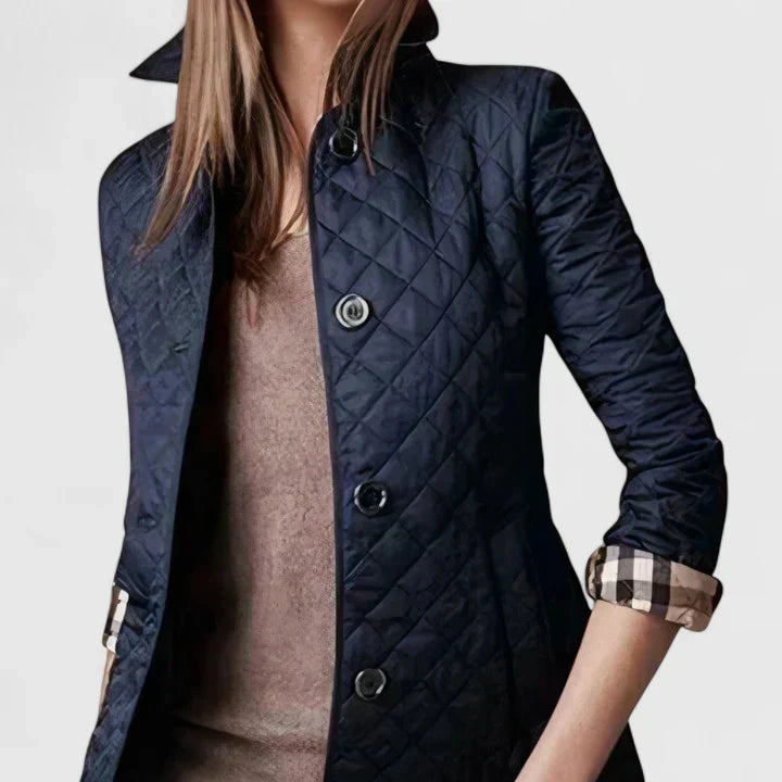 Raina | Leichte, figurschmeichelnde Maßjacke